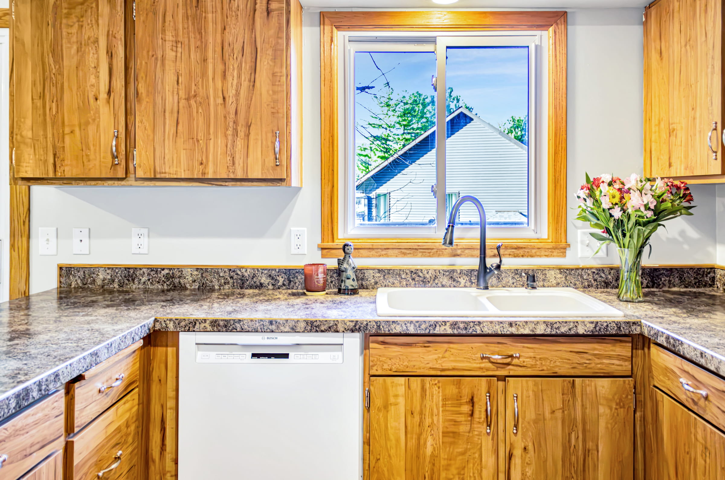 9180 Edgebrook Drive, Northfield, MN — Kitchen